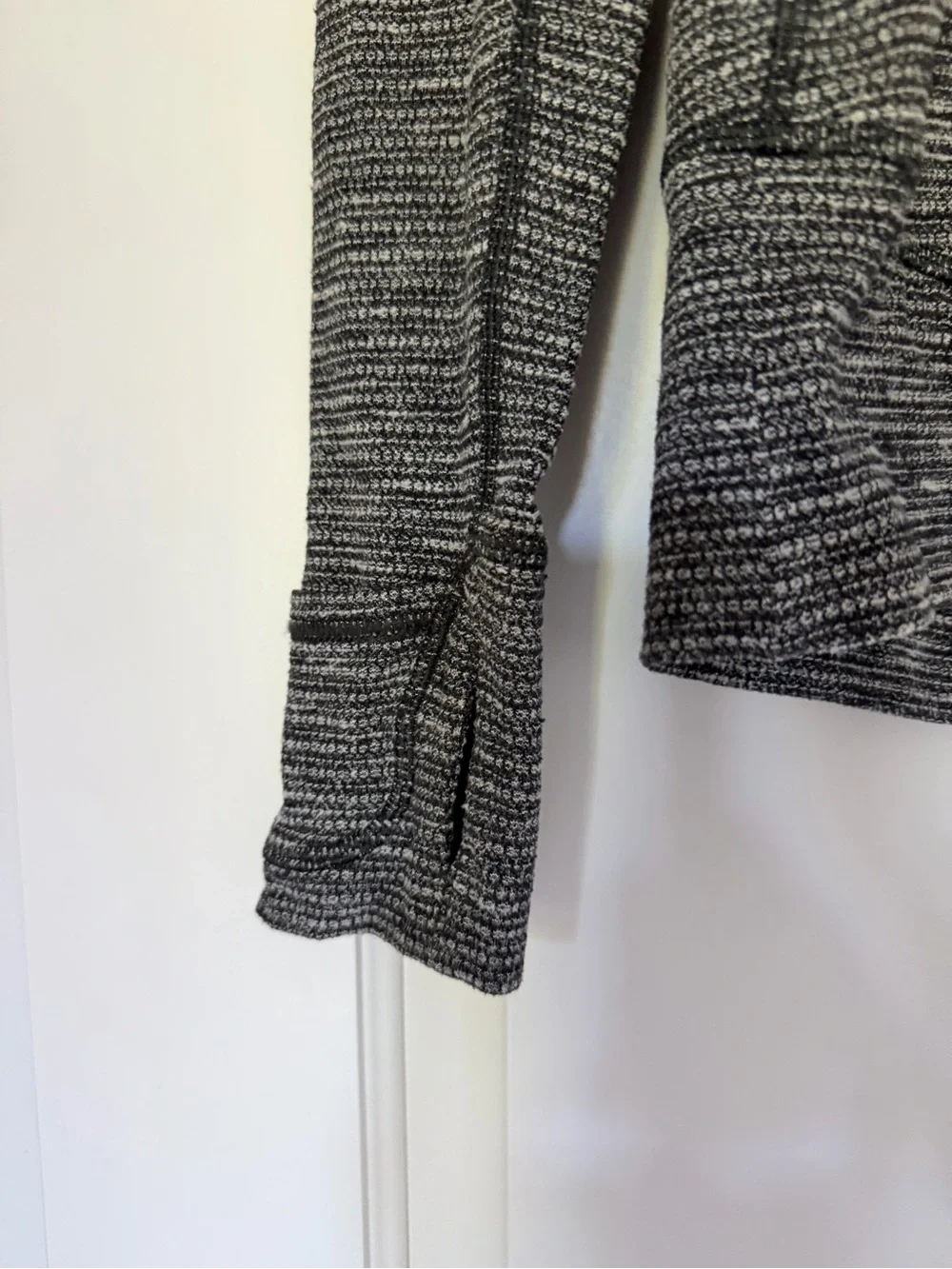 Lululemon Think Fast Pullover Sweatshirt Coco Pique Black / Black Size 6